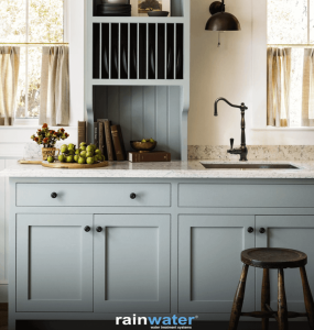 Şık mutfak tasarımı, Rainwater tezgahlı modern lavabo sistemi ile.